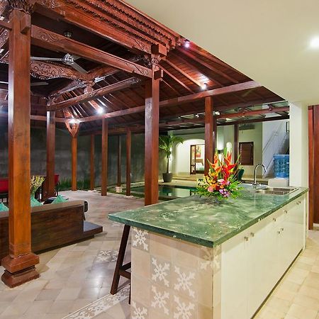 Villa Amalia Legian  Bagian luar foto